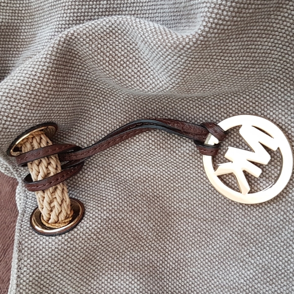 New Michael Kors Handbag - Picture 8 of 10